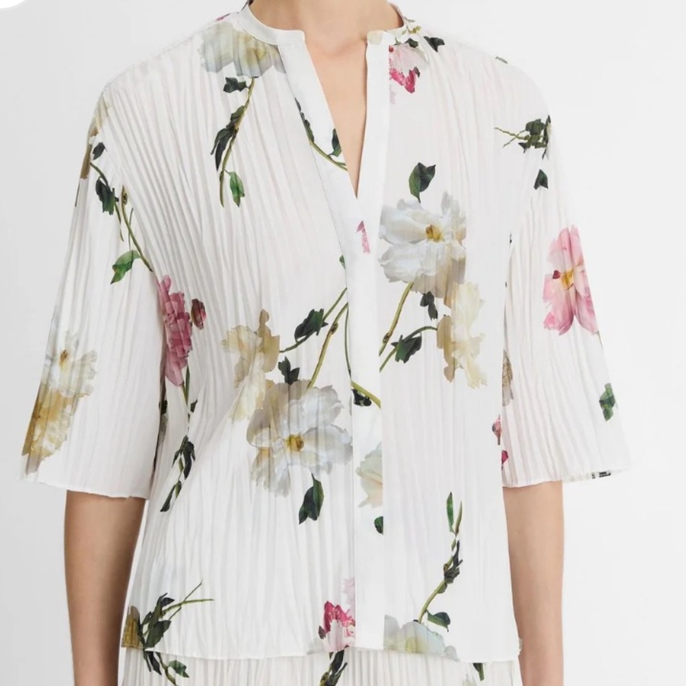 Vince Wilted Peony top NWT size med - Picture 8 of 9